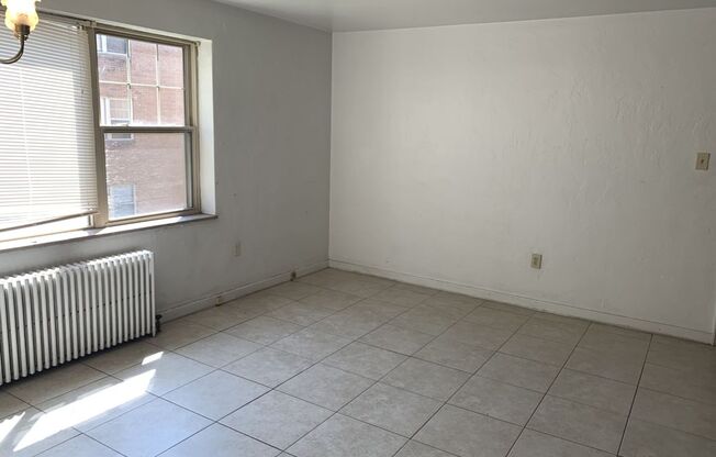 2 beds, 1 bath, $1,700, Unit 217B