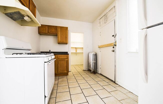 1717 W 77th