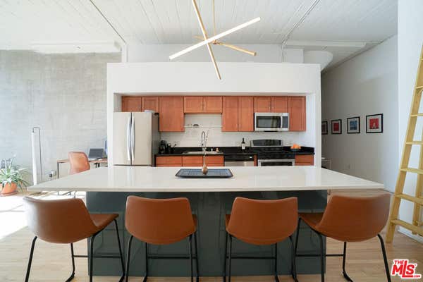1 bed, 1 bath, 980 sqft, $2,500, Unit 518