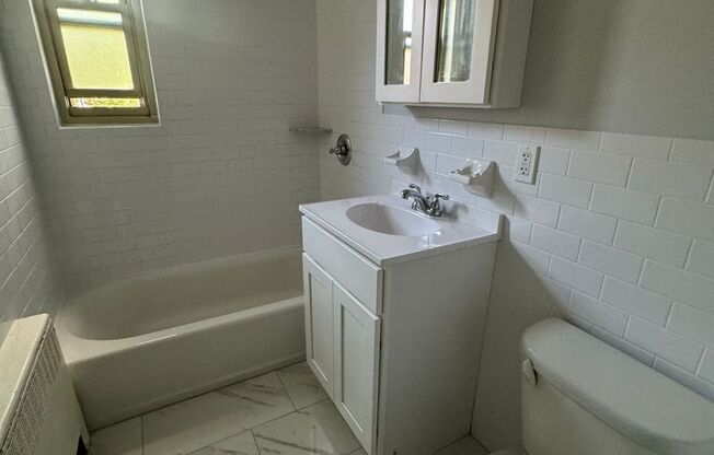 2 beds, 1 bath, 825 sqft, $2,500, Unit S021