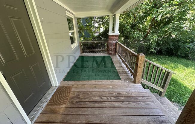 5435 Lydia Ave, Kansas City, MO 64110 :: Rent: $1270 :: Deposit: $1270 :: 2 Bedroom :: 1 Full bathroom