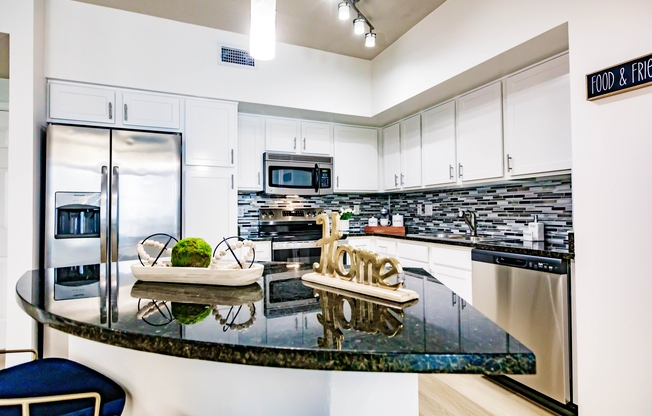 2 beds, 2 baths, 1,100 sqft, $3,285