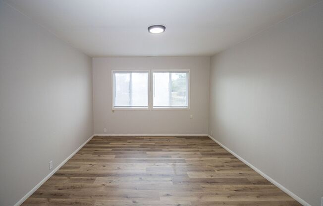 2 beds, 1 bath, 784 sqft, $1,100, Unit 1804 1W