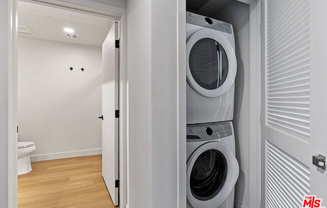 Studio, 1 bath, 555 sqft, $3,300, Unit 707