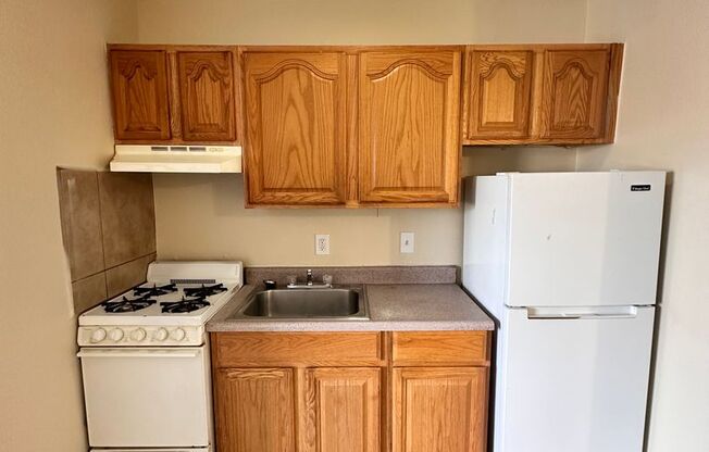 Studio, 1 bath, 495 sqft, $650, Unit Unit 26