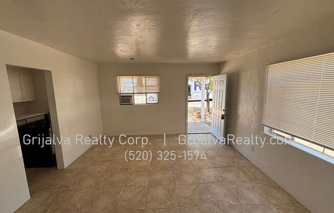4542 E 20th