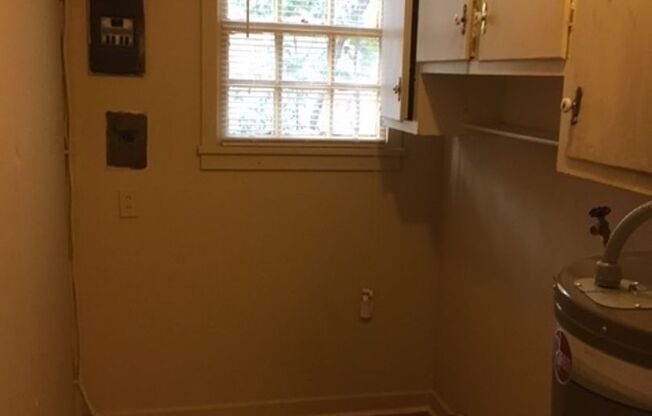 2 beds, 1 bath, $900