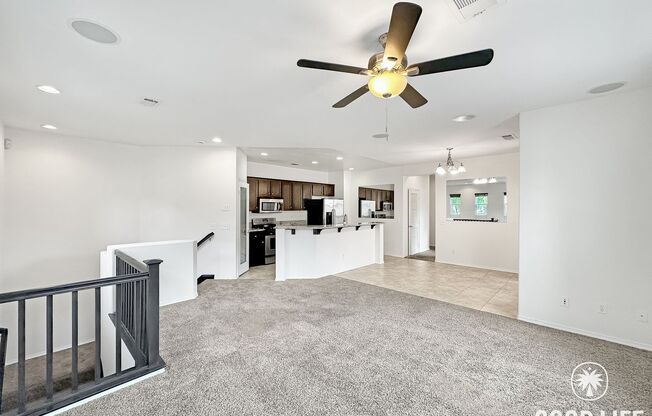 Welcoming 2B/2BA Condo with Balcony, In-Unit Laundry and Pool Access.