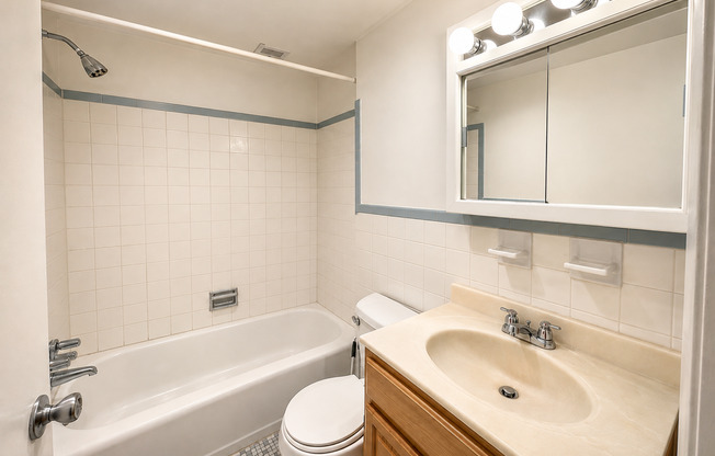 1 bed, 1 bath, 615 sqft, $1,645, Unit 112
