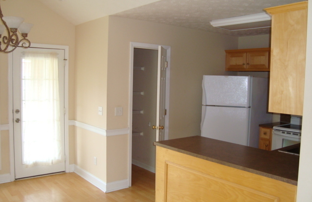 3 beds, 2 baths, $1,750