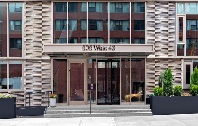 1 bed, 1 bath, 658 sqft, $5,300, Unit 5L