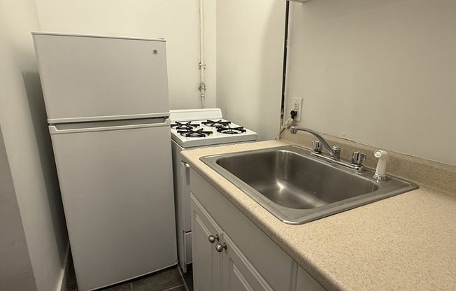 Studio, 1 bath, $2,375, Unit 14