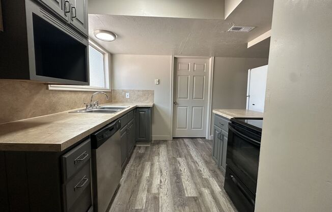 3 beds, 1 bath, 1,200 sqft, $1,799