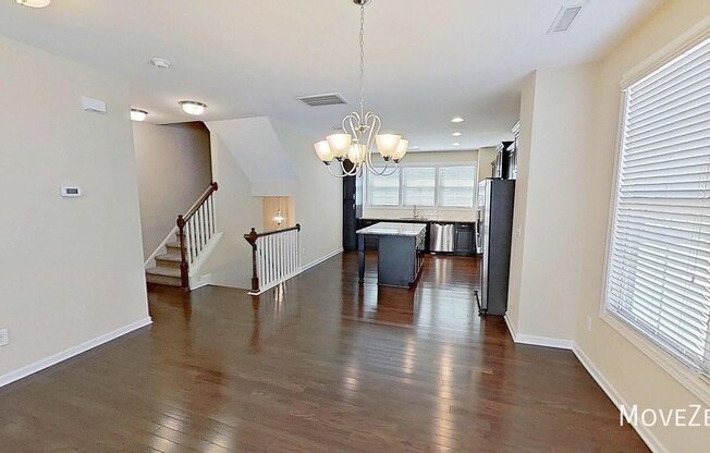 601 MALLORY LN
