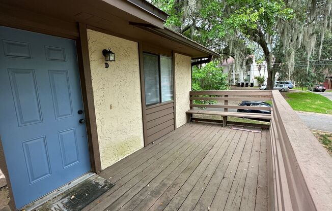 SPACIOUS 2/1 Large Porch in Great SE Location! $1095/month Avail July 1st!