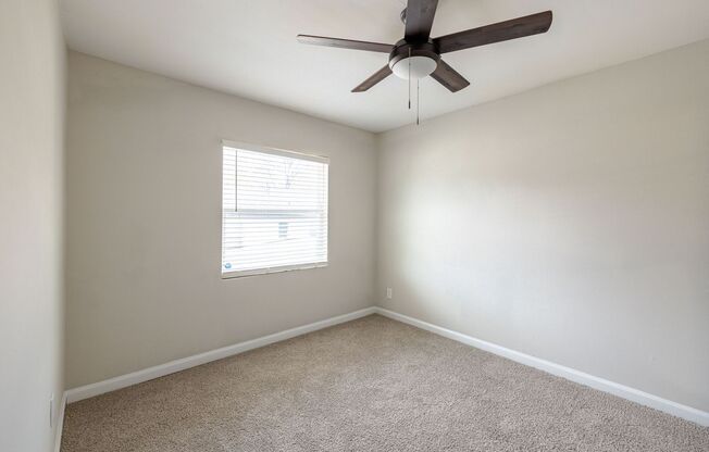 2 beds, 1 bath, 850 sqft, $1,250, Unit 00-A3