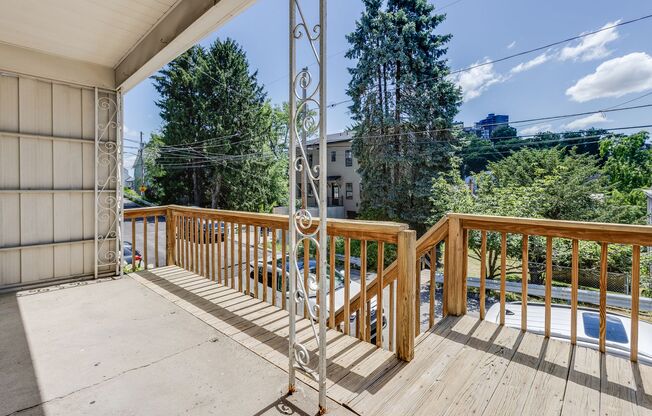 3 beds, 1 bath, $1,525, Unit Mt Washington