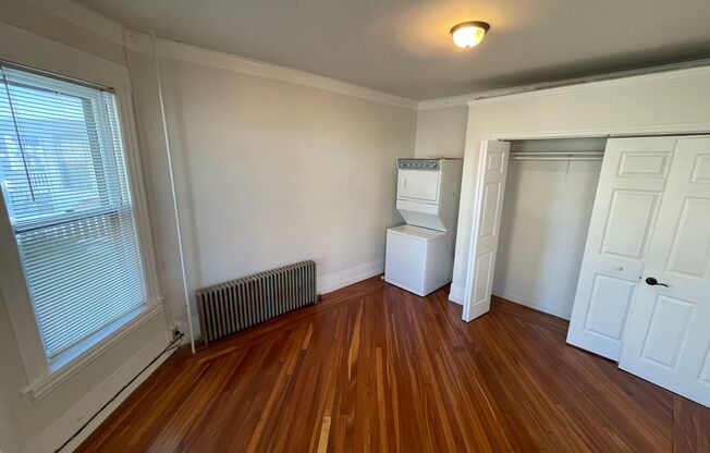 2 beds, 1 bath, $1,450, Unit 1st Floor