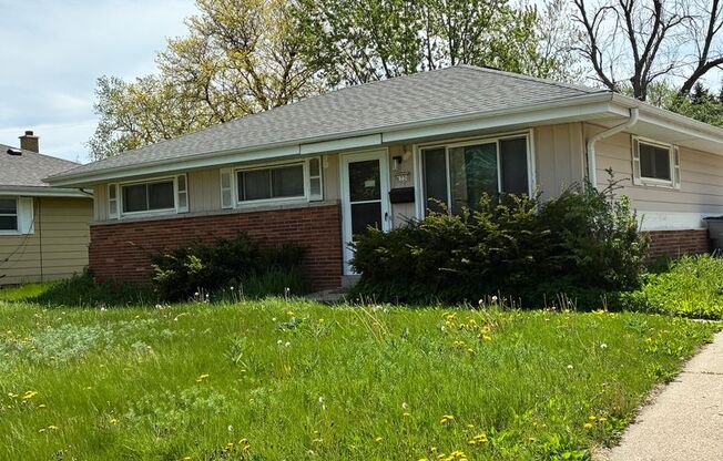 3BR 2 BA SINGLE FAMILY RANCH STYLE HOME WITH FULL BASEMENT, SIDE DRIVE, YARD, GARAGE, SEE IT AND LOVE IT!