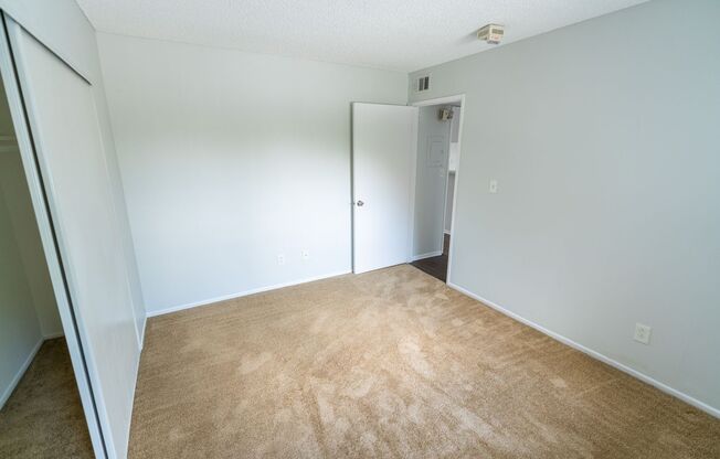 2 beds, 1 bath, 1,000 sqft, $1,998, Unit 120