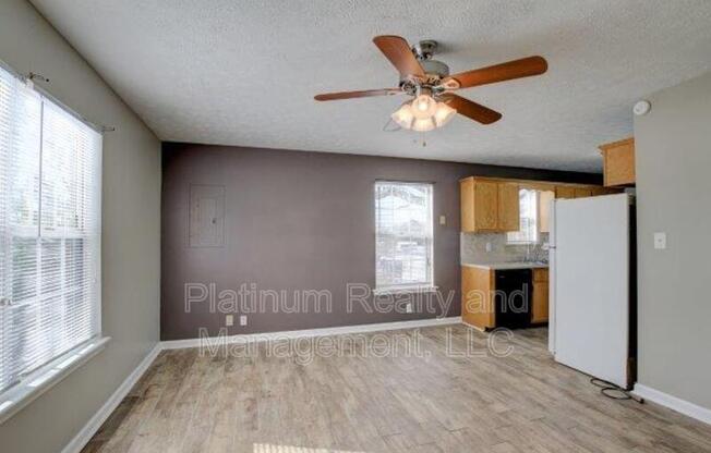 3 beds, 2 baths, 915 sqft, $1,330