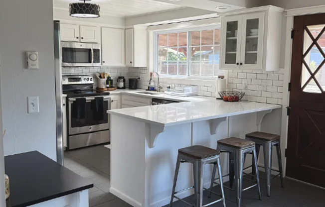 Beautifully Updated 3-Bedroom Home in the River Road Area!