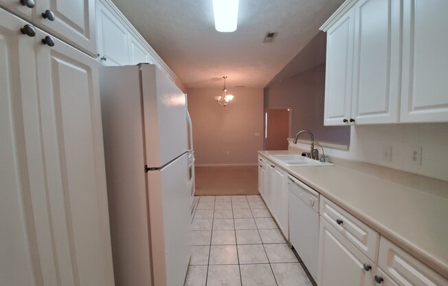 3 beds, 2 baths, $1,400