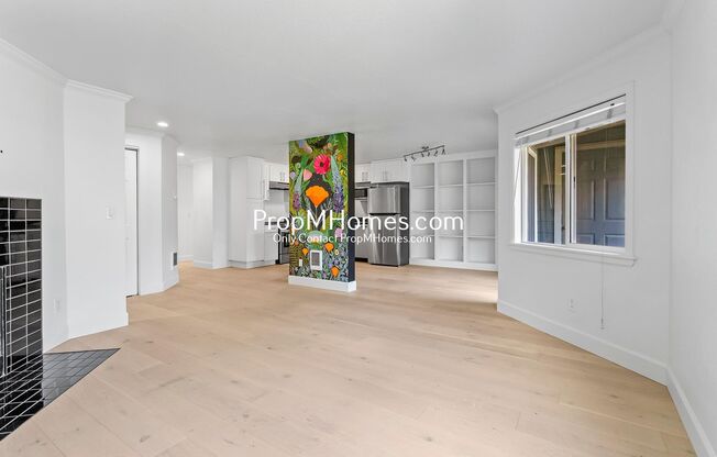 Beautifully Updated Condo in Multnomah Village - 3 Bedrooms!