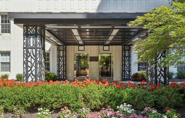 2 beds, 1 bath, 975 sqft, $1,900, Unit Royal York 102