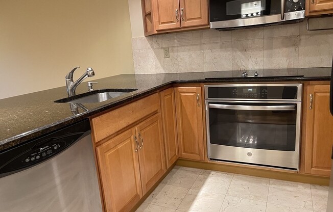 1 bed, 1 bath, 720 sqft, $3,400, Unit 405