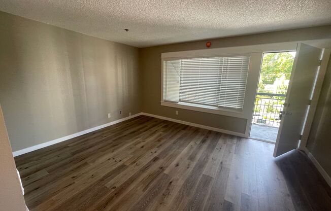 1 bed, 1 bath, 415 sqft, $1,395, Unit 32