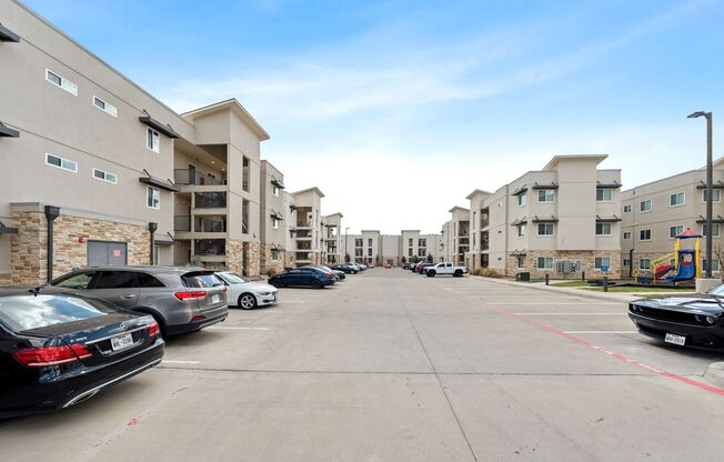 3 beds, 2 baths, 1,134 sqft, $1,630, Unit 424