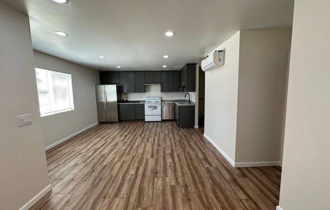 2 beds, 2 baths, $2,395, Unit E