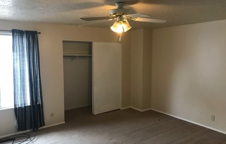 2 beds, 1 bath, $1,695, Unit #2B