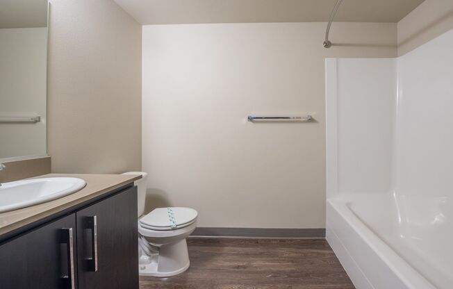 1 bed, 1 bath, 755 sqft, $1,650, Unit 2102