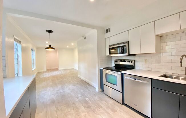 2 beds, 1 bath, $1,795, Unit # 115