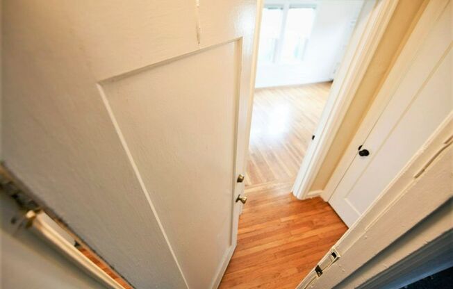 1p586 - 721 40th St.