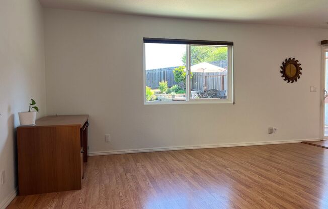 Beautiful Townhome Located in Watsonville!