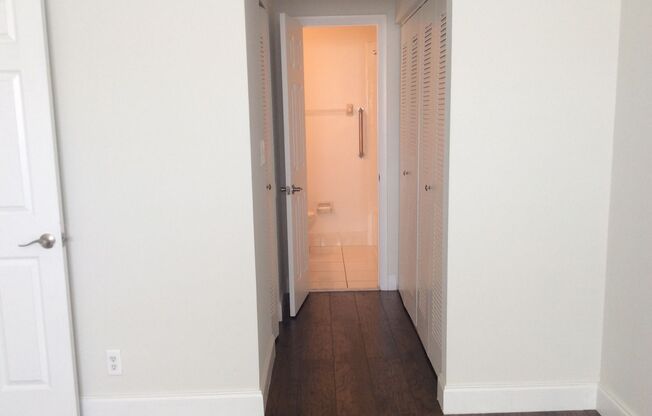 1 bed, 1 bath, 922 sqft, $1,750, Unit 6950-203