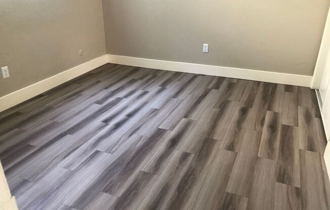 2 beds, 1 bath, 860 sqft, $2,100, Unit 10166