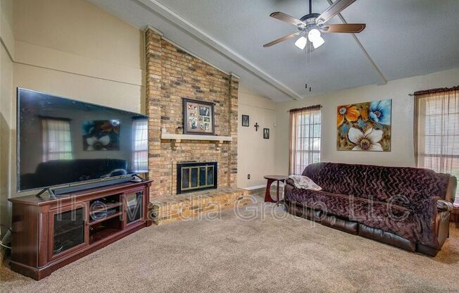 2106 BRIARMEADOW DR