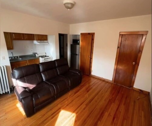 1 bed, 1 bath, 650 sqft, $1,900, Unit 23