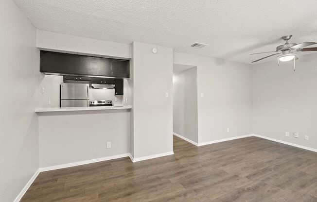 1 bed, 1 bath, 600 sqft, $949, Unit 2001-125