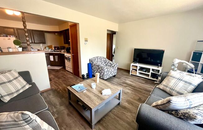 2 beds, 1 bath, $1,145