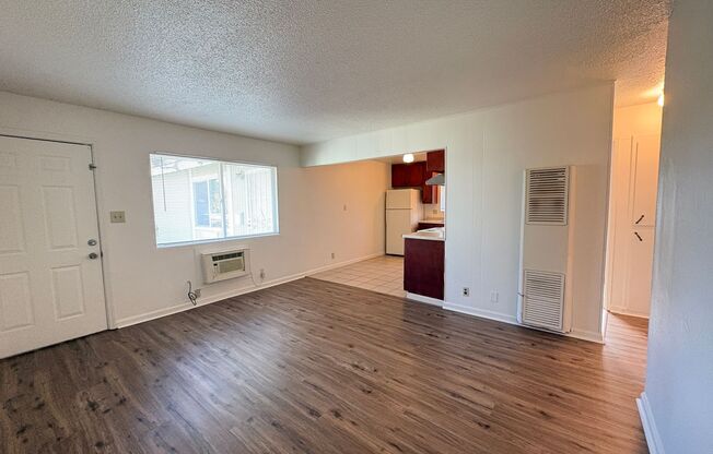 2 beds, 1 bath, $1,650, Unit 704