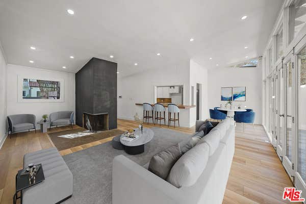1806 BENEDICT CYN DR