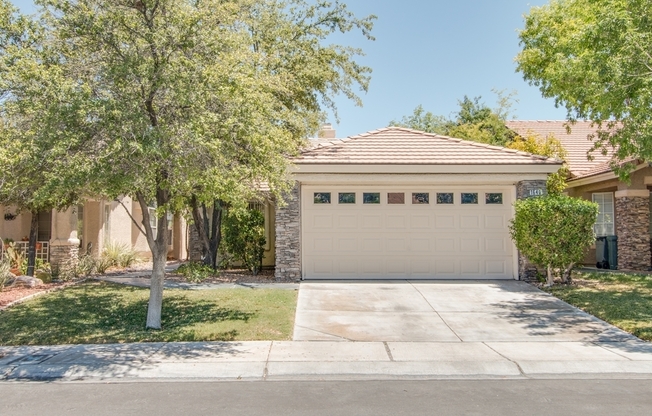 Charming 3 bedroom 2 bath in heart of Summerlin!