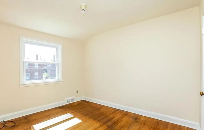 3 beds, 1 bath, $1,995