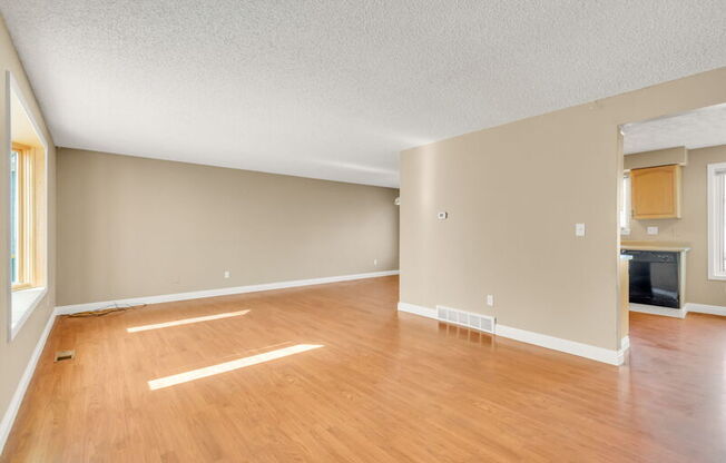 3101 S EVANSTON WAY