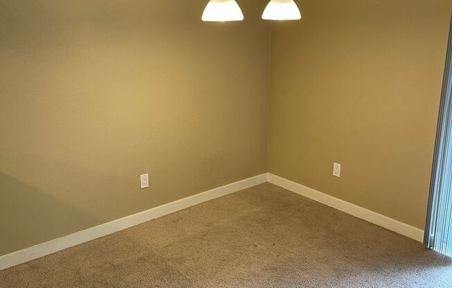 Spacious, Top Floor 2 Bed 2 Bath w/Pool and Gym